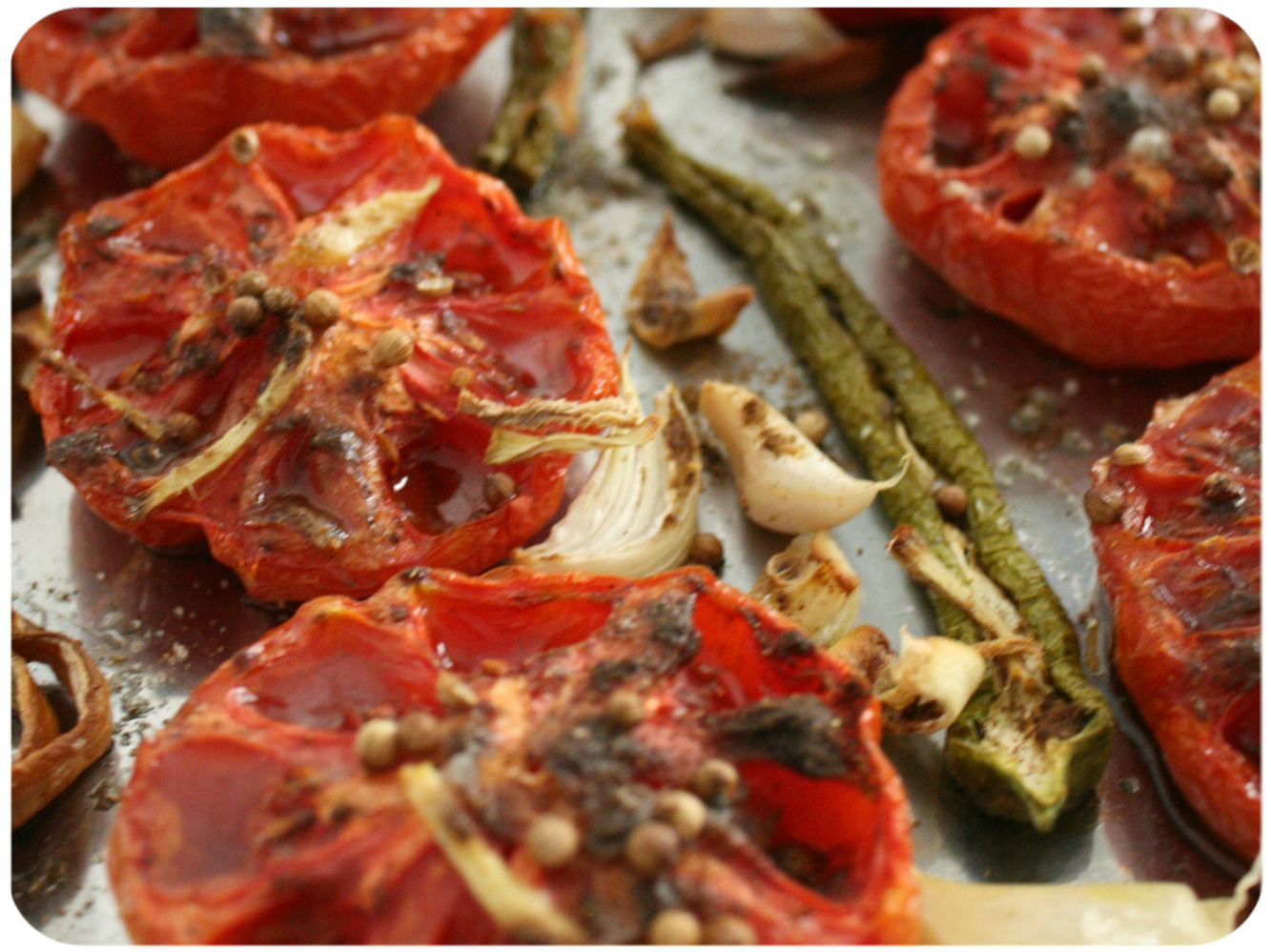 Tomates rôties au garam massala et graines de coriandre